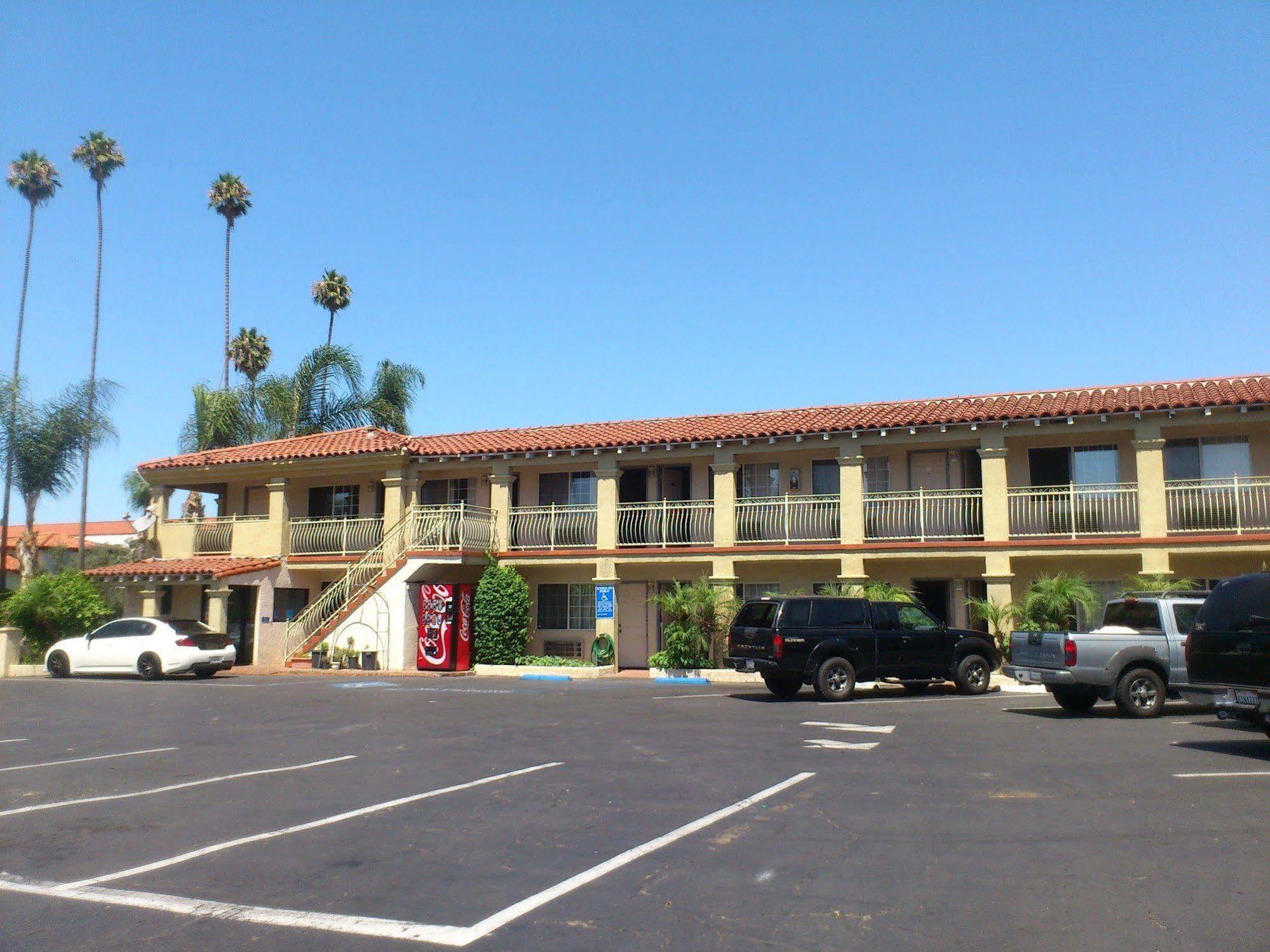 Santa Ana Travel Inn Exterior photo
